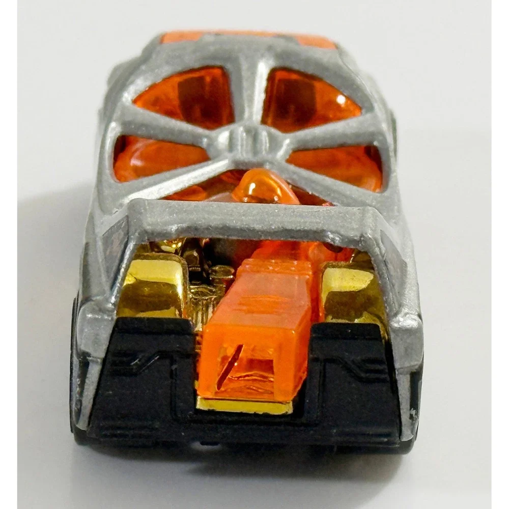 Hot Wheels Jet Threat 4.0 Kids‎ 1:64 Silver Orange 2011 Diecast Race Car 25